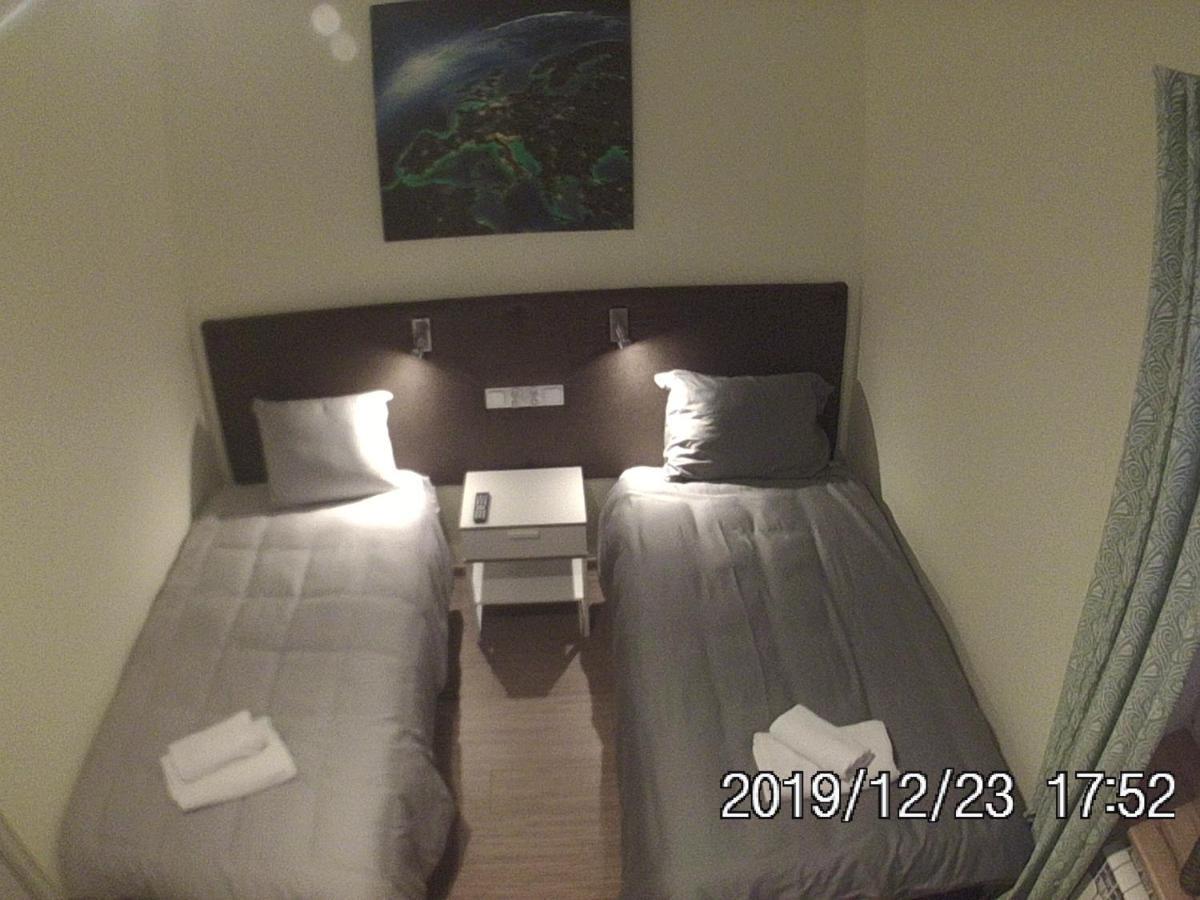 Rent0Nline Brwinow Rooms المظهر الخارجي الصورة