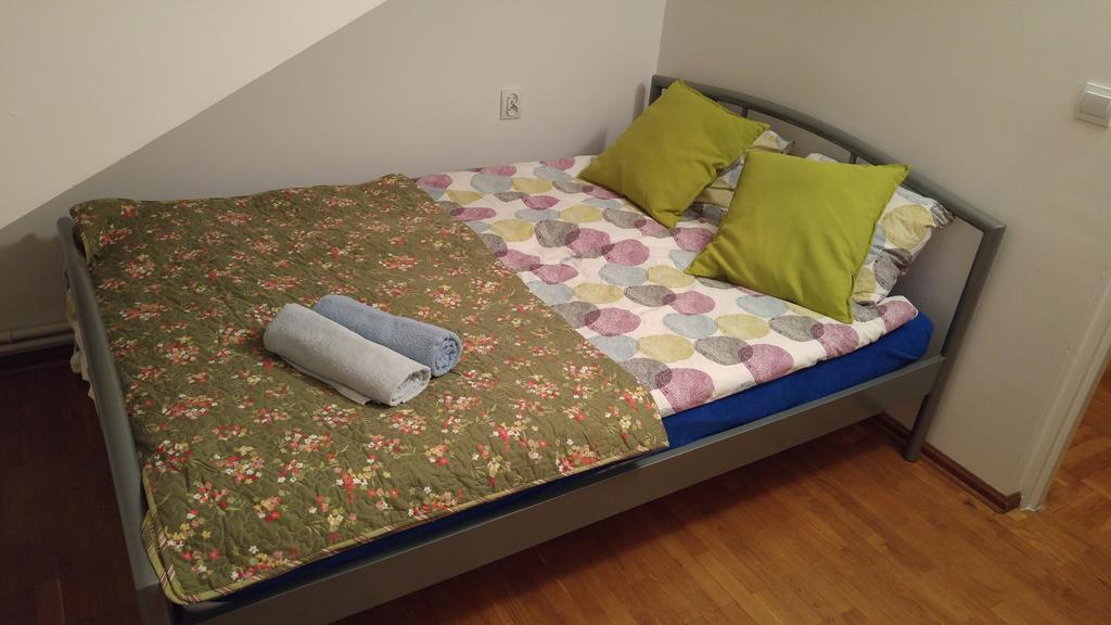 Rent0Nline Brwinow Rooms المظهر الخارجي الصورة