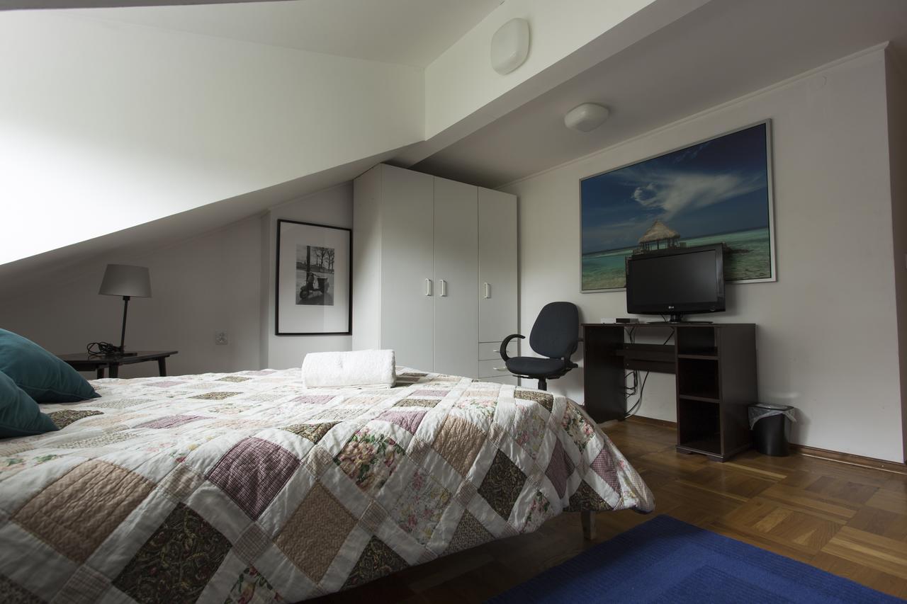Rent0Nline Brwinow Rooms المظهر الخارجي الصورة
