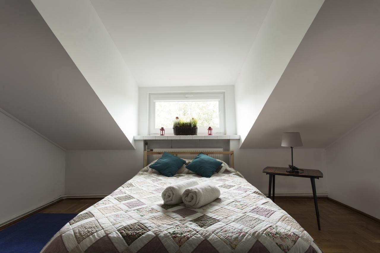 Rent0Nline Brwinow Rooms المظهر الخارجي الصورة